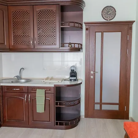Apartman в центъра на *