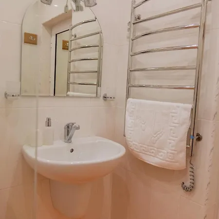 в центъра на *