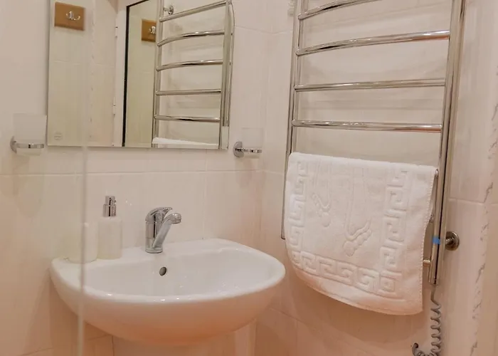 в центъра на *